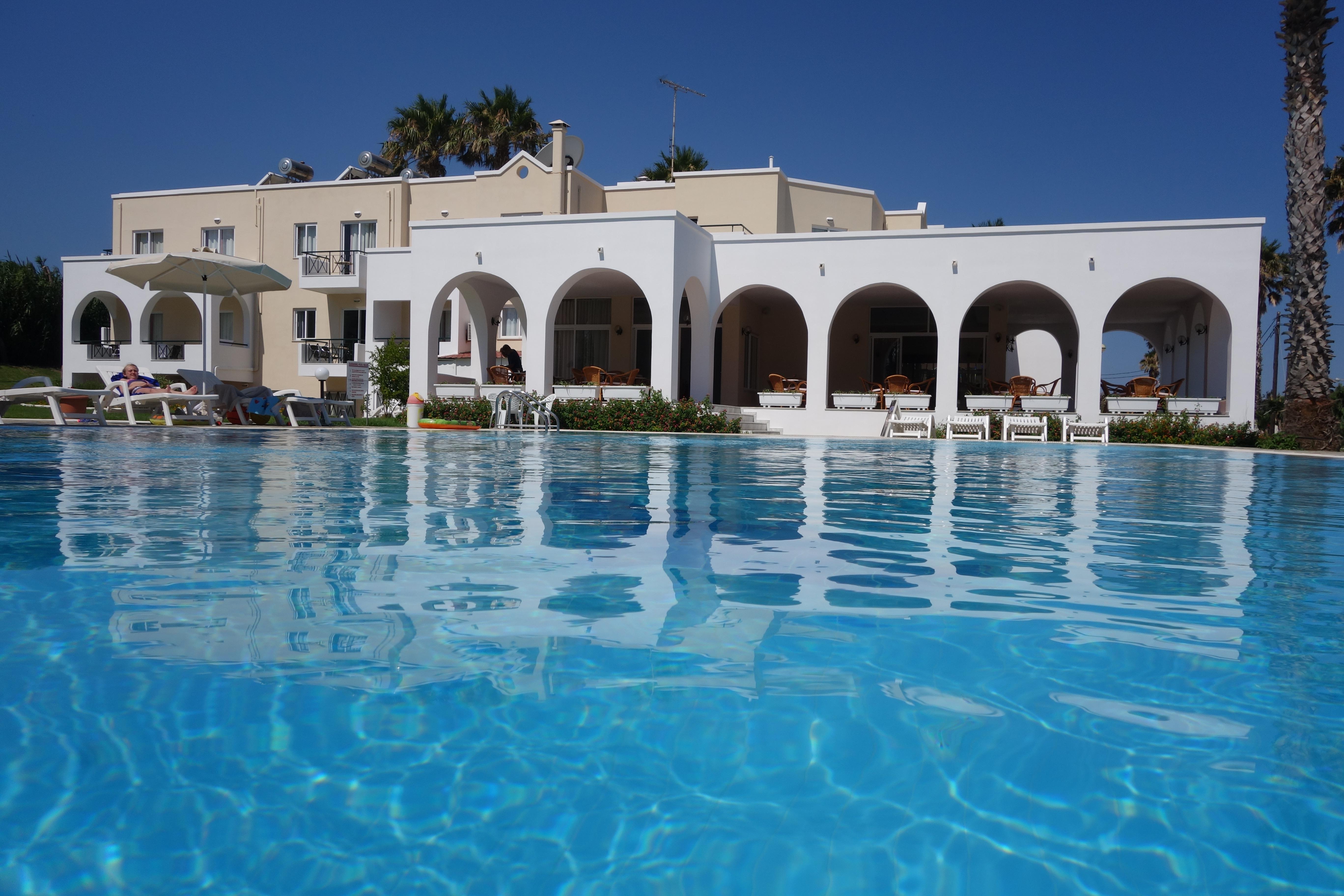 Andromeda Hotel Apartments Псалиди Екстериор снимка